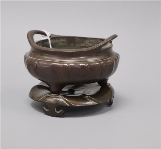 A Chinese bronze tripod censer and stand overall height 9.5cm